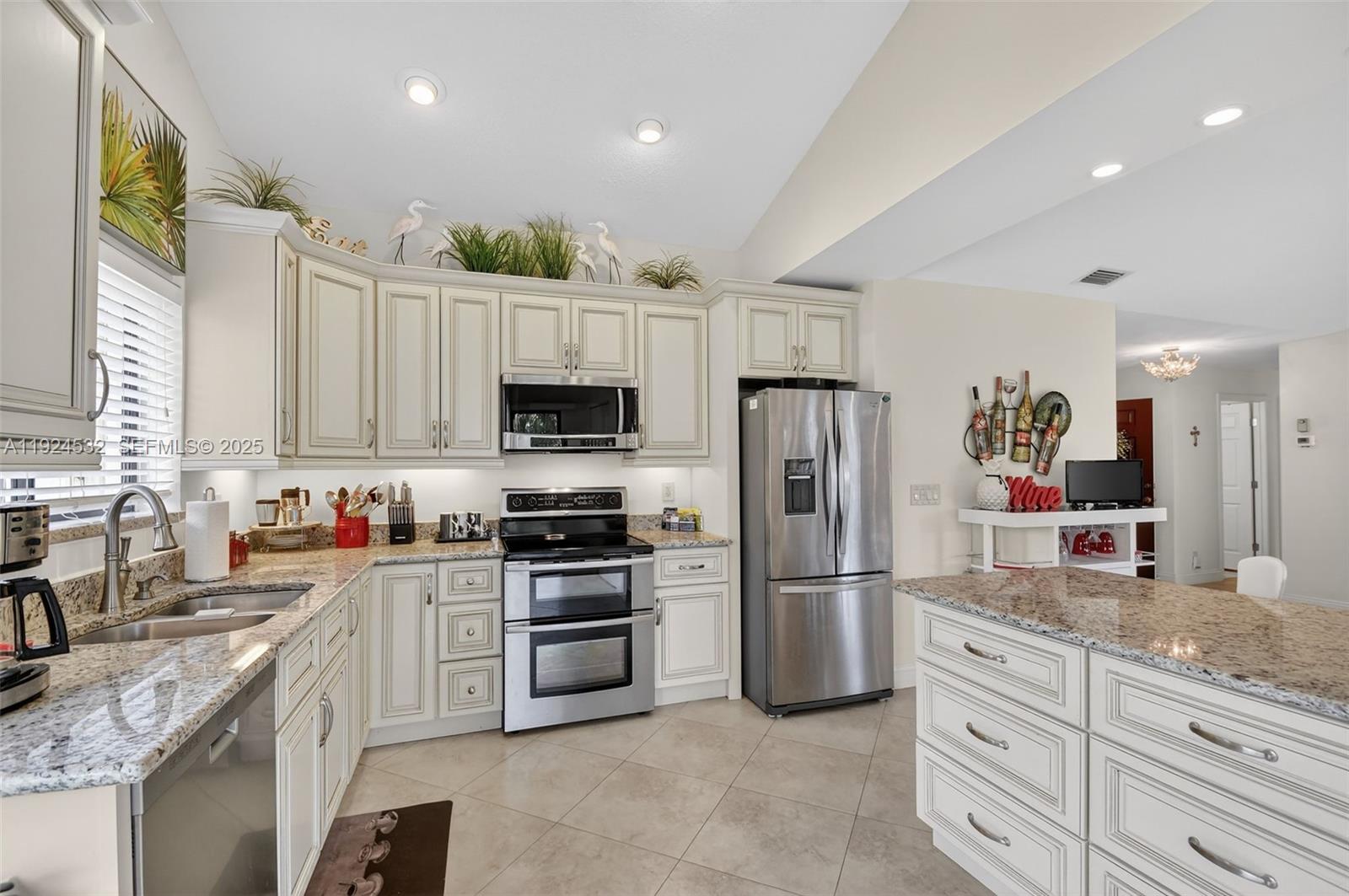 LUCERNE PARK CONDOS 1, 1A - Residential