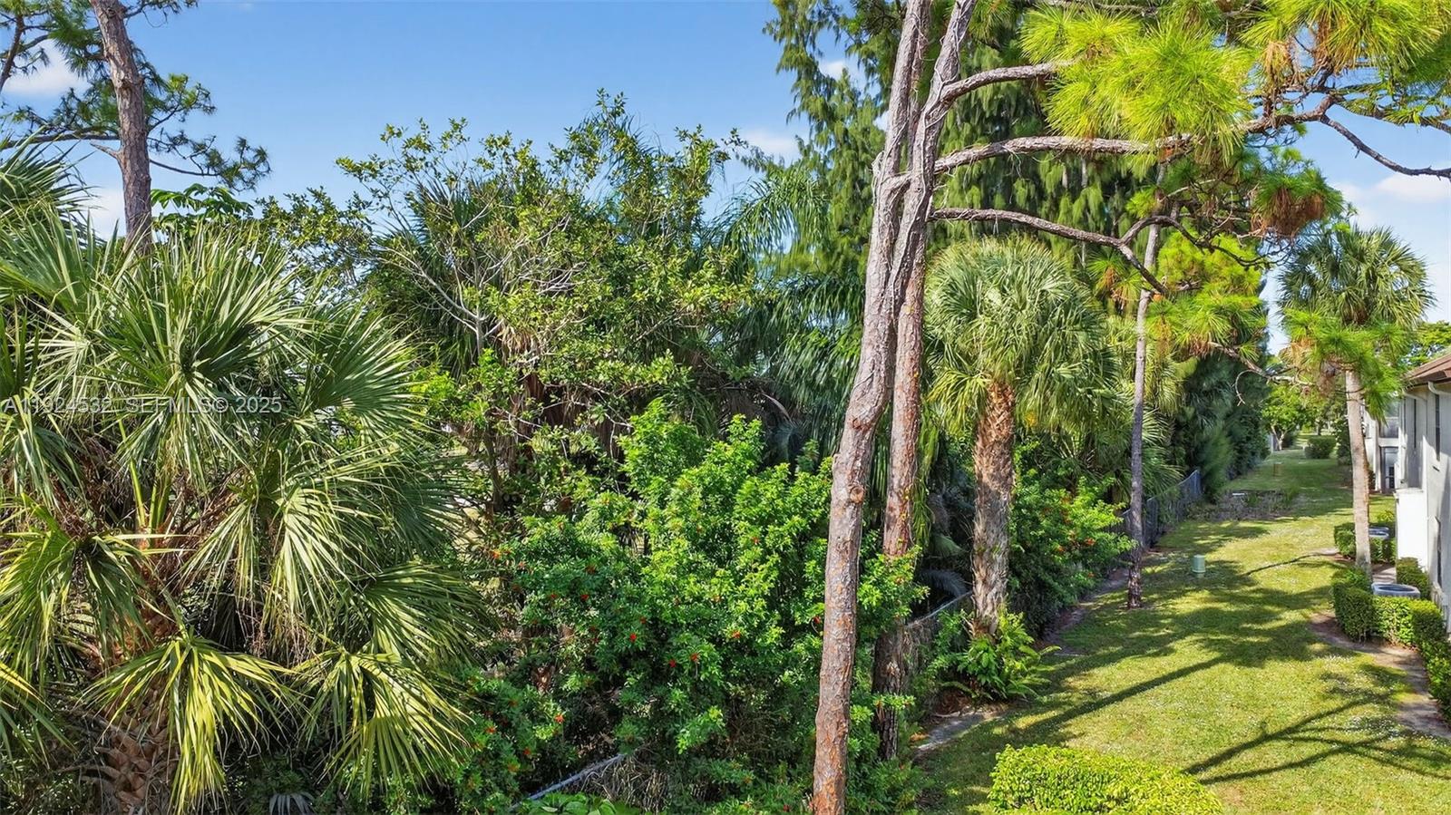 LUCERNE PARK CONDOS 1, 1A - Residential