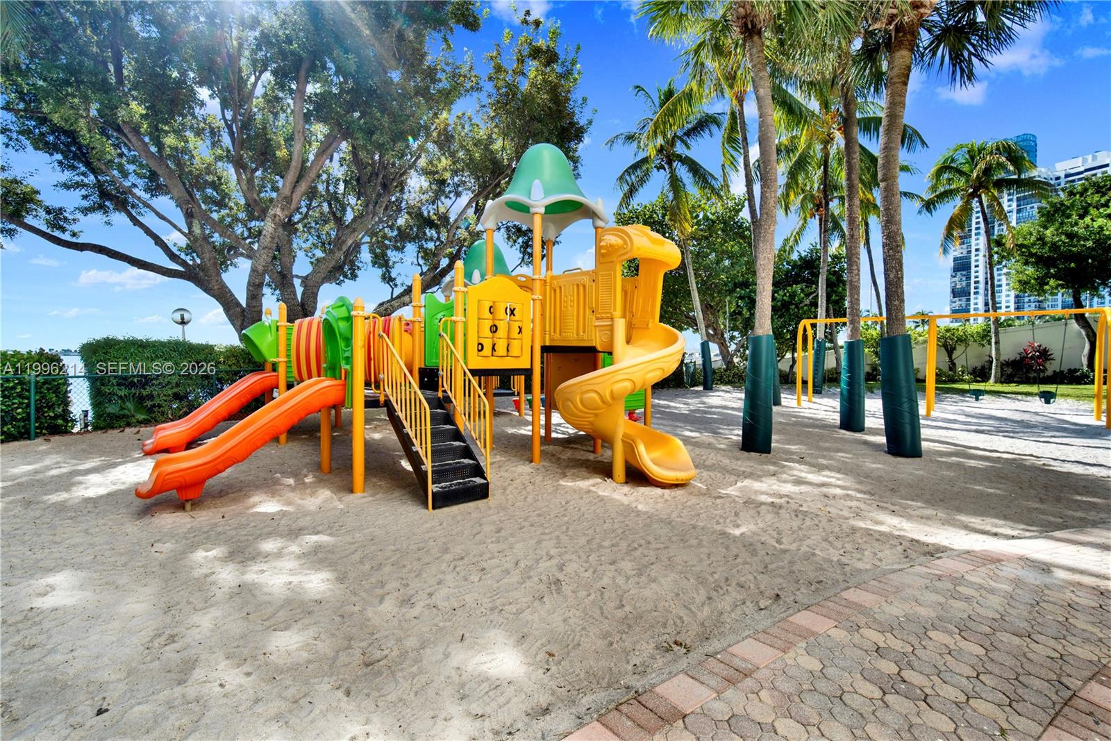 BRICKELL PLACE PHASE II C - Residential Lease