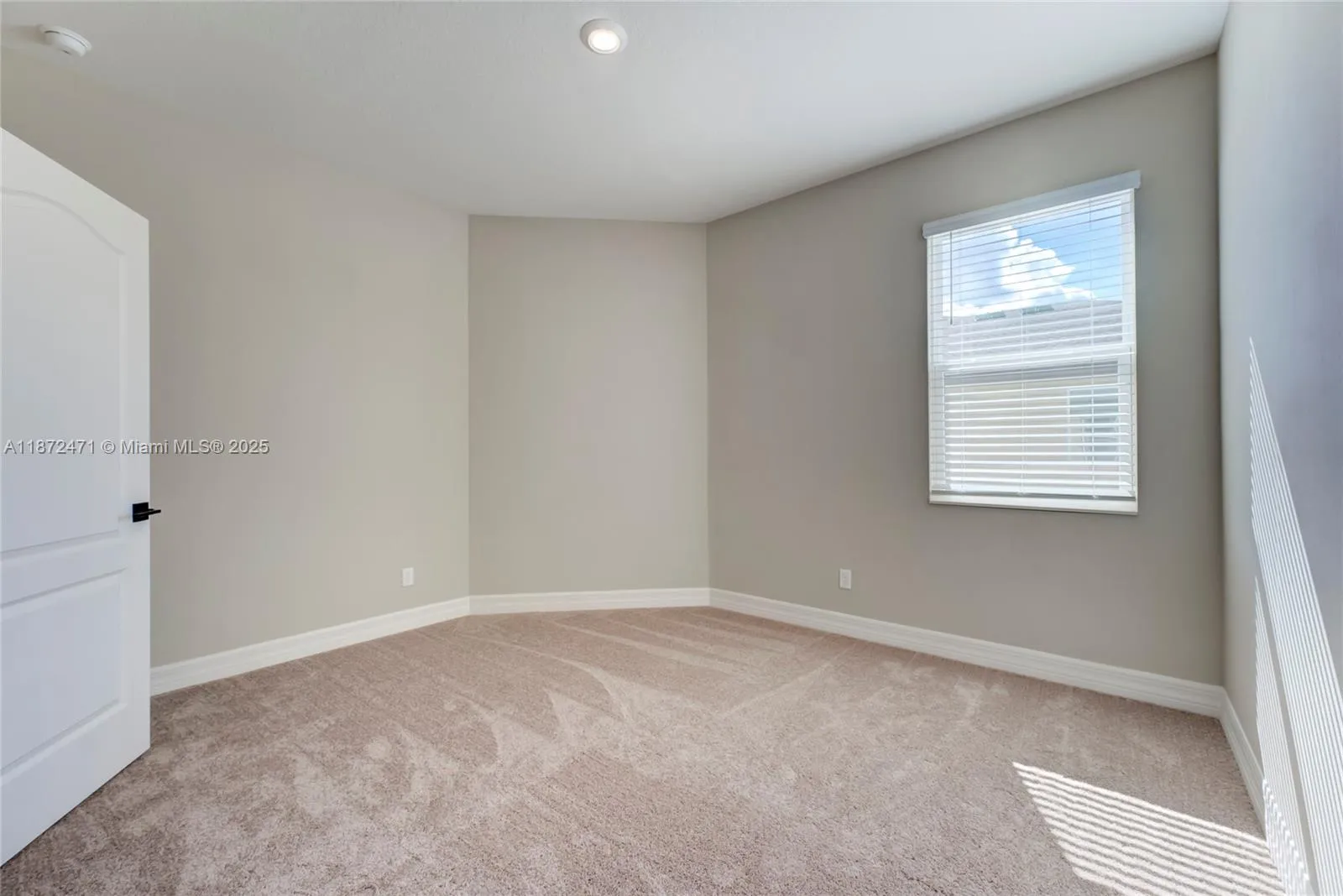 Fort Pierce, Florida 34947, United States, 4 Bedrooms Bedrooms, ,2 BathroomsBathrooms,Residential,Active,203660