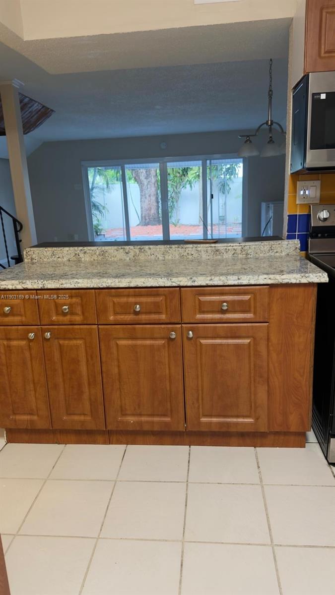 NOVA TOWNHOUSES CONDOMINI - Residential Lease