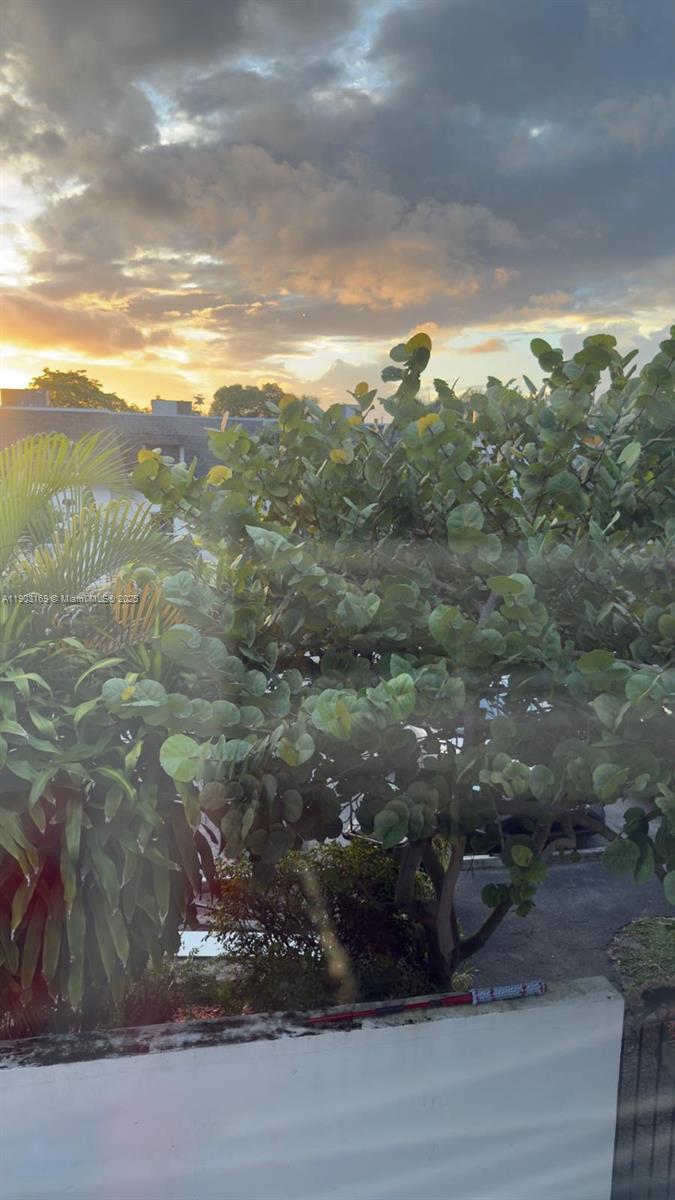 NOVA TOWNHOUSES CONDOMINI - Residential Lease