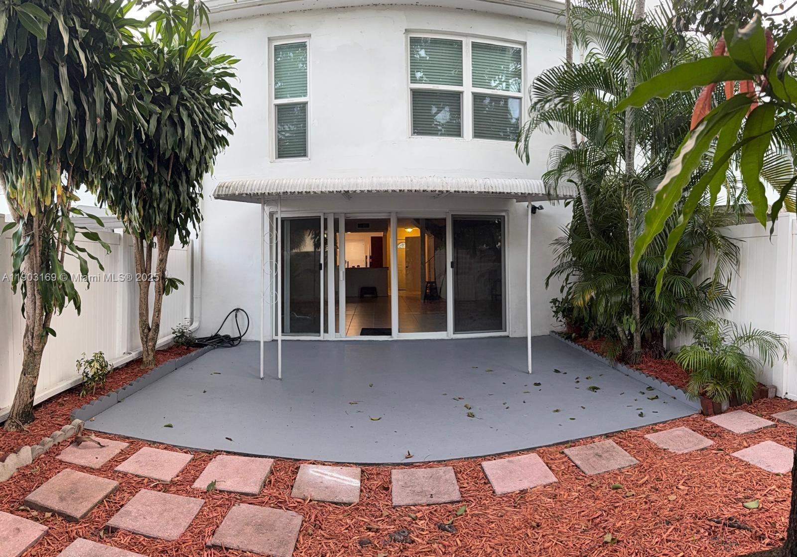 NOVA TOWNHOUSES CONDOMINI - Residential Lease