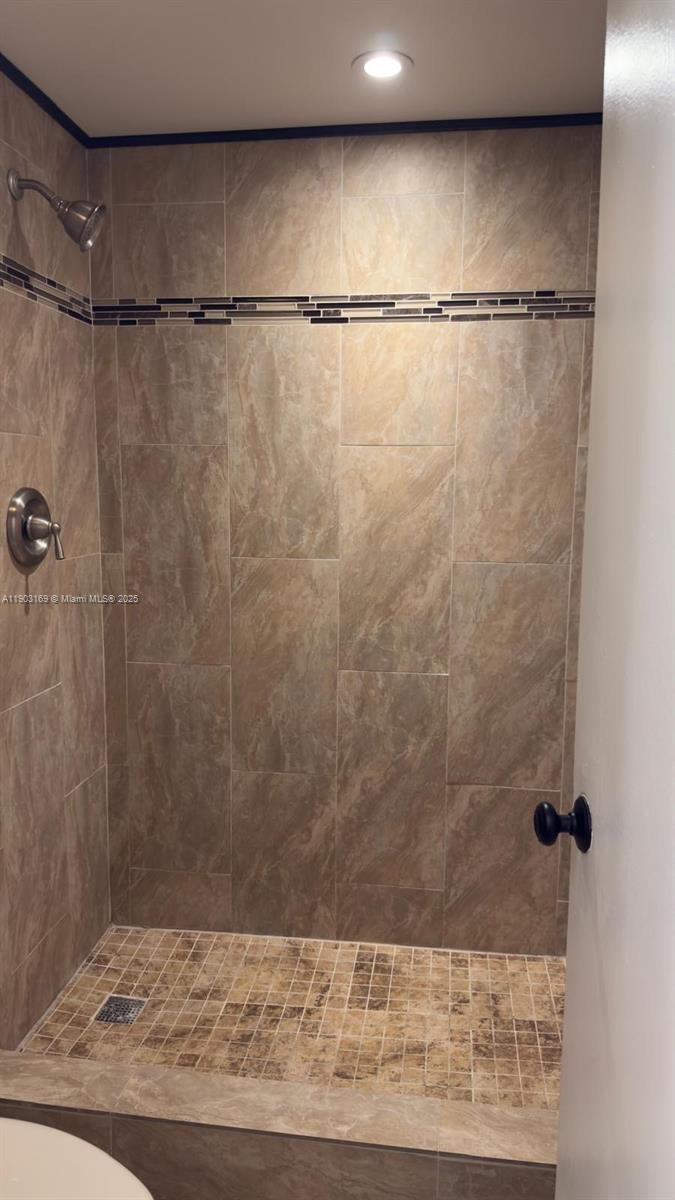 NOVA TOWNHOUSES CONDOMINI - Residential Lease