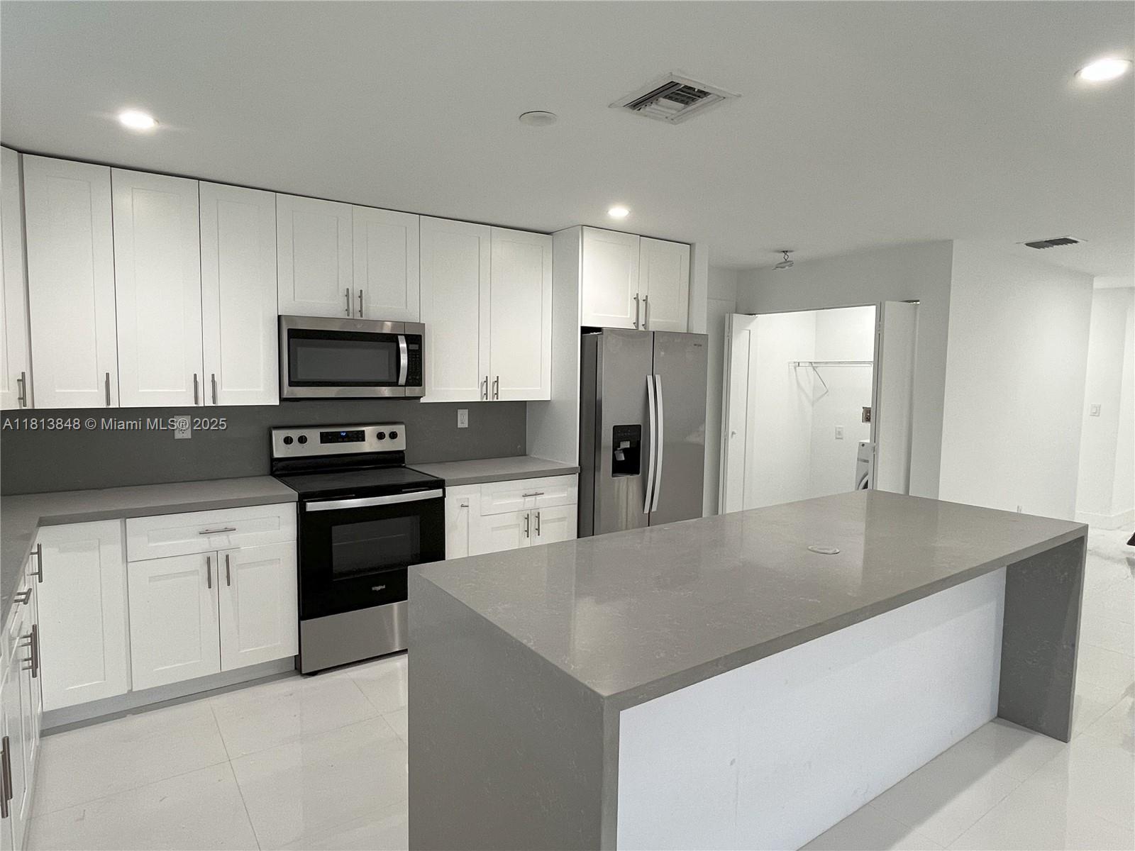 KINGSWOOD MANOR - Residential Lease