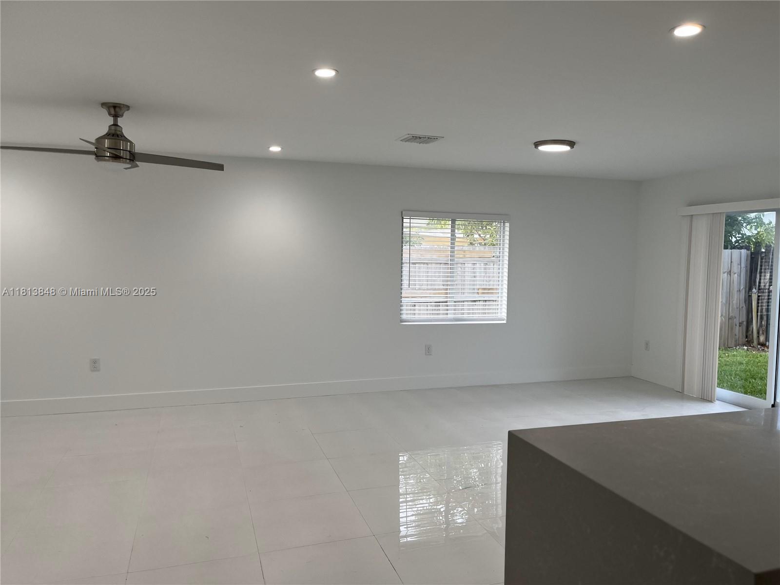 KINGSWOOD MANOR - Residential Lease