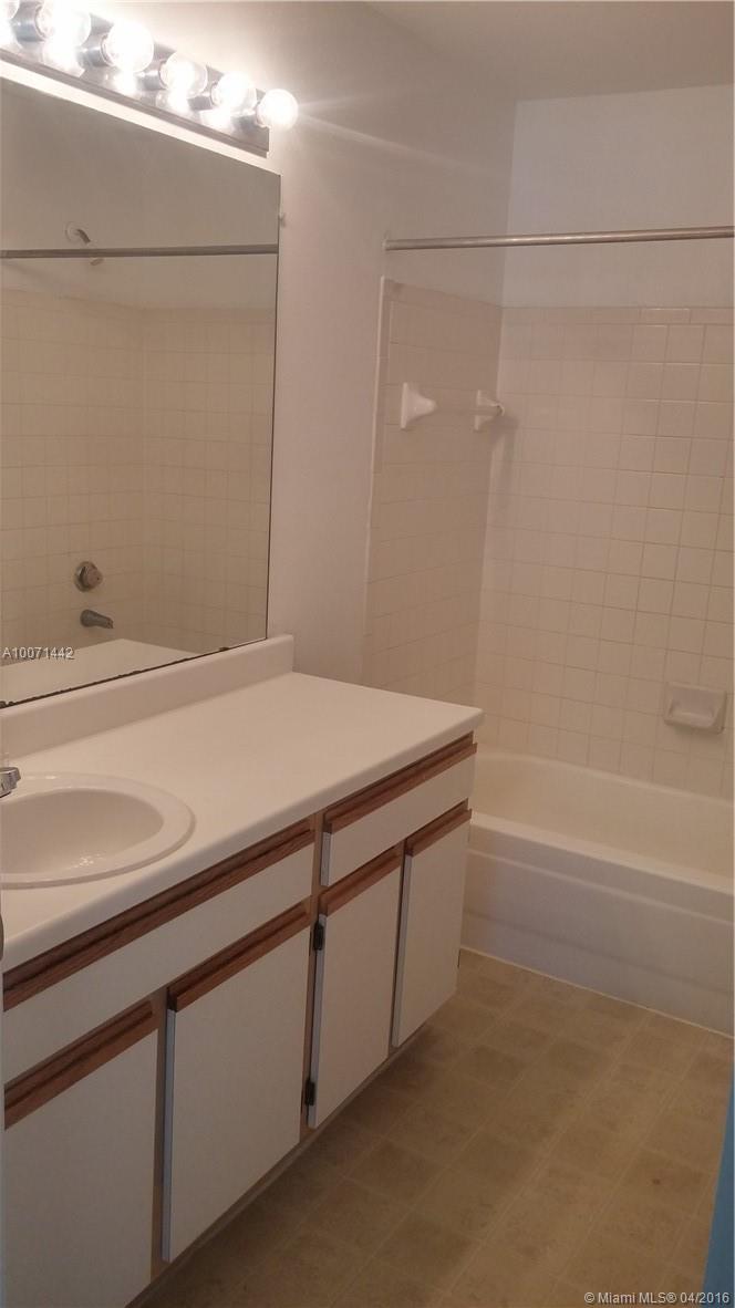 Sailboat Pointe Condo - Residential Lease