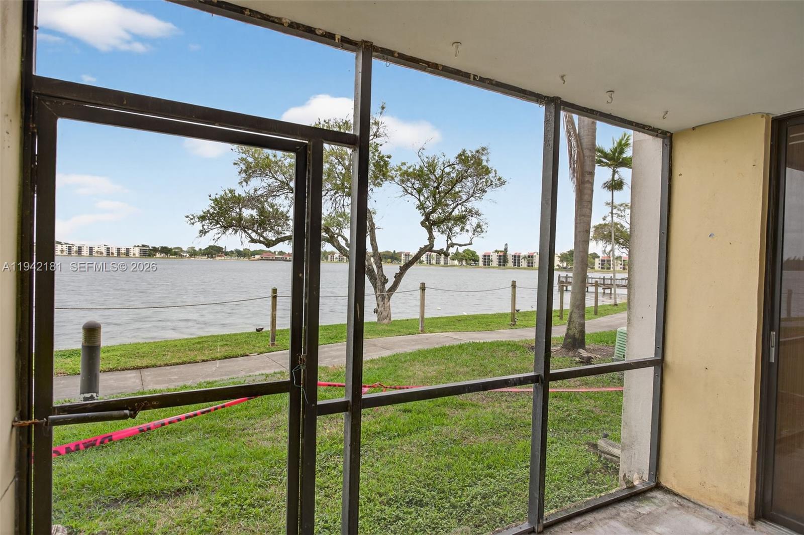 LAKE EMERALD CONDOMINIUM - Residential