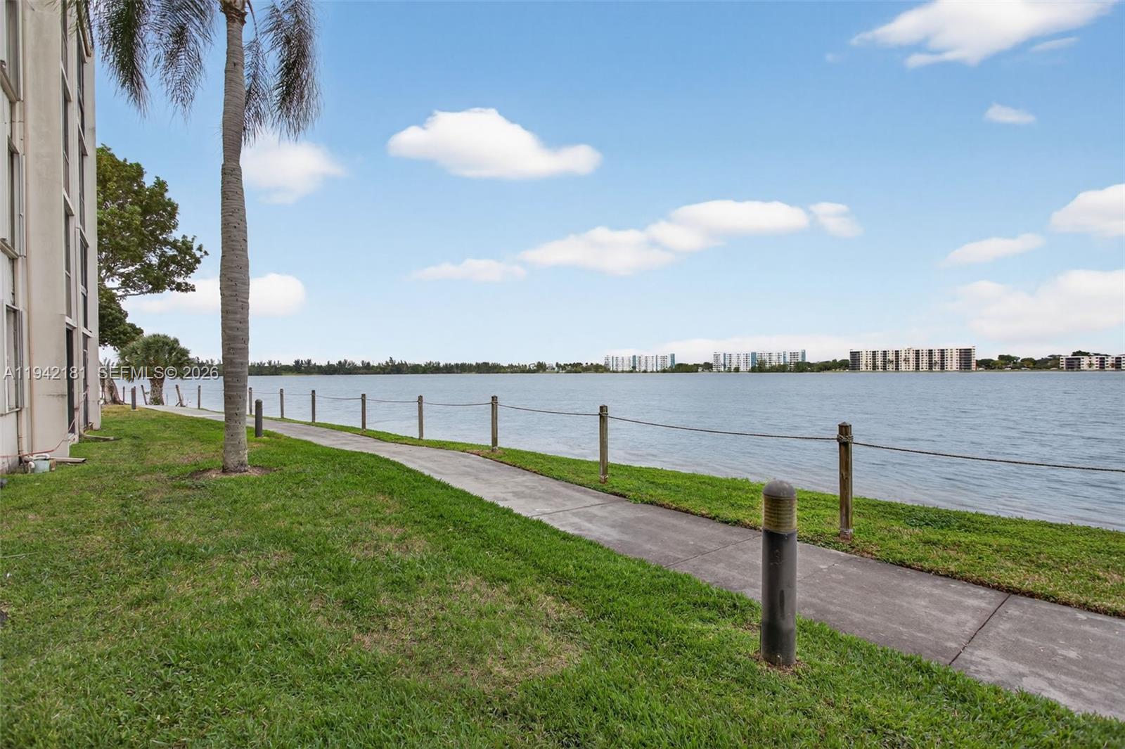 LAKE EMERALD CONDOMINIUM - Residential