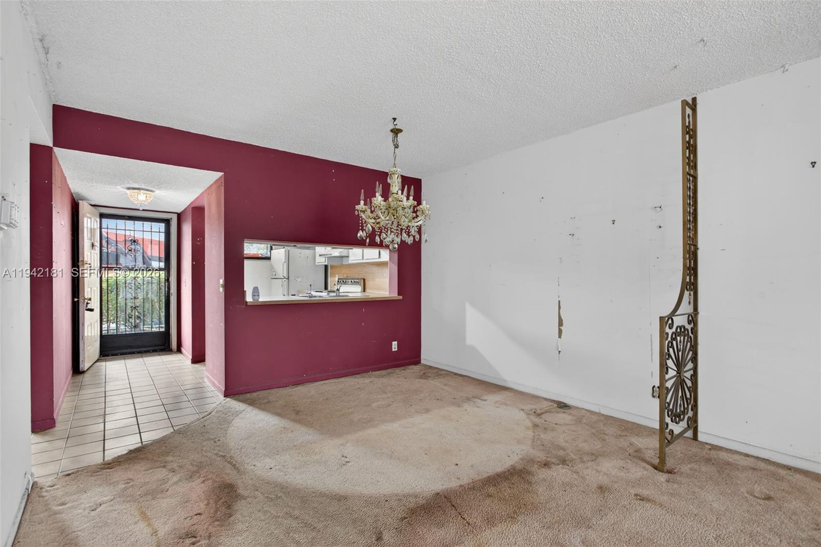 LAKE EMERALD CONDOMINIUM - Residential