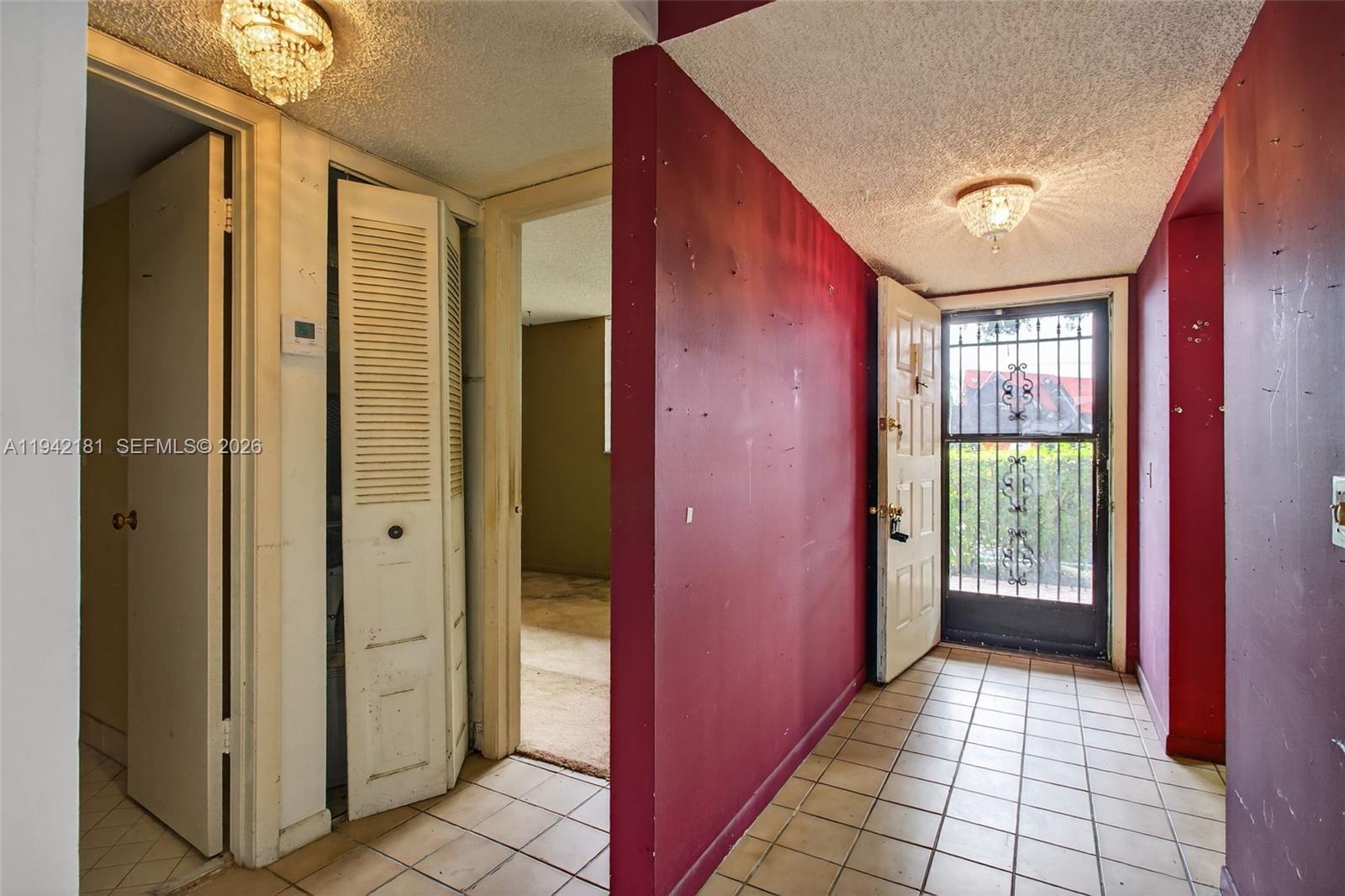 LAKE EMERALD CONDOMINIUM - Residential