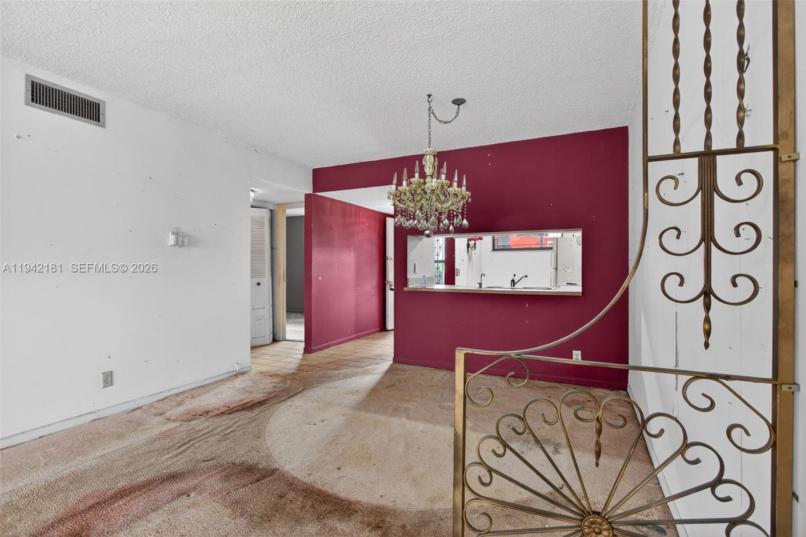 LAKE EMERALD CONDOMINIUM - Residential