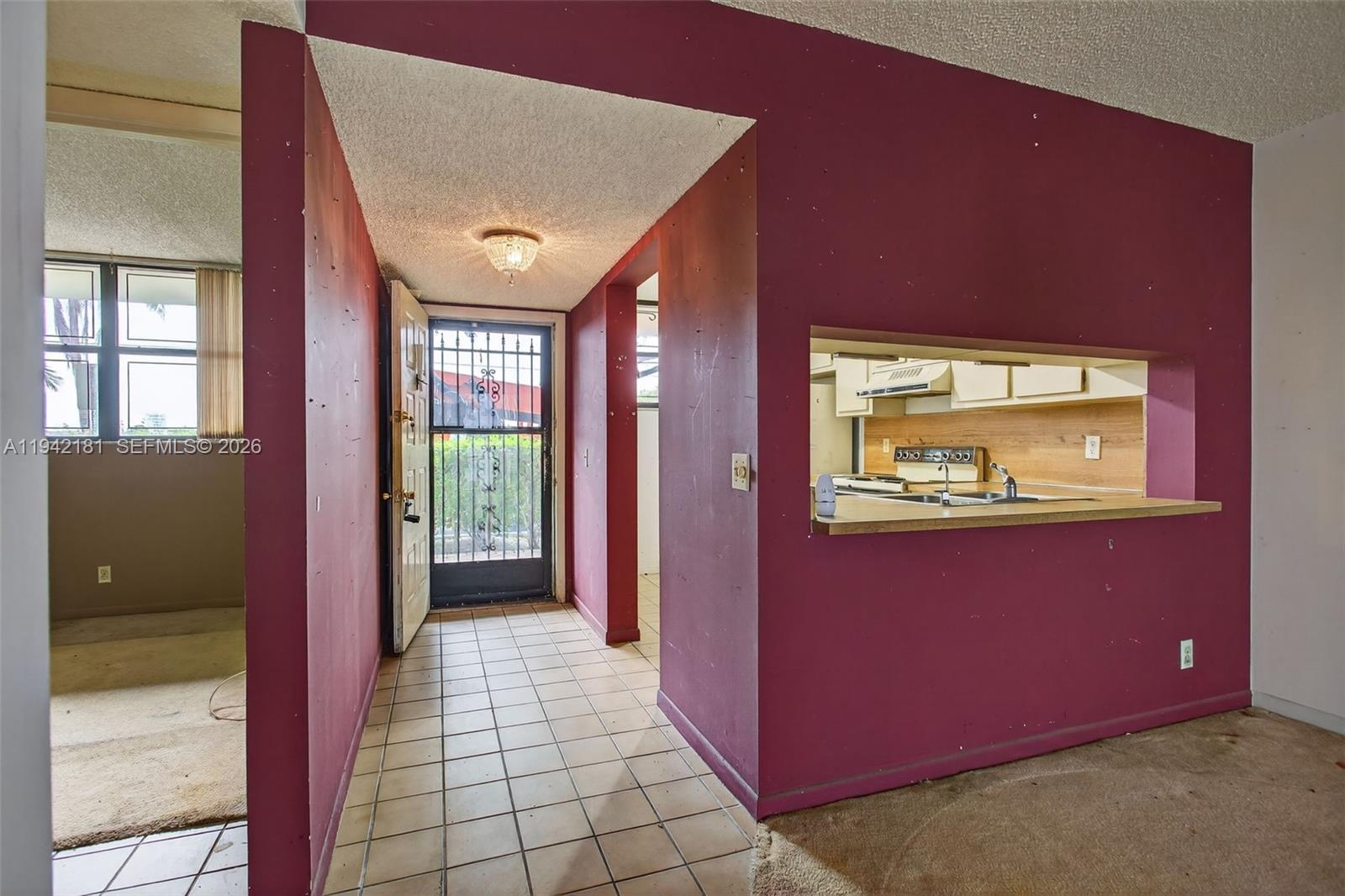 LAKE EMERALD CONDOMINIUM - Residential