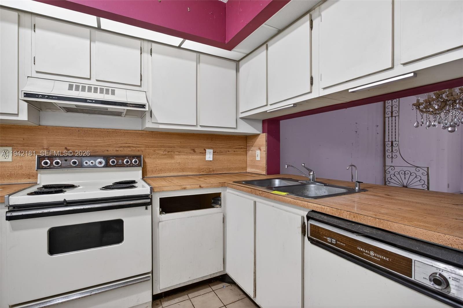 114 Lake Emerald Dr 104