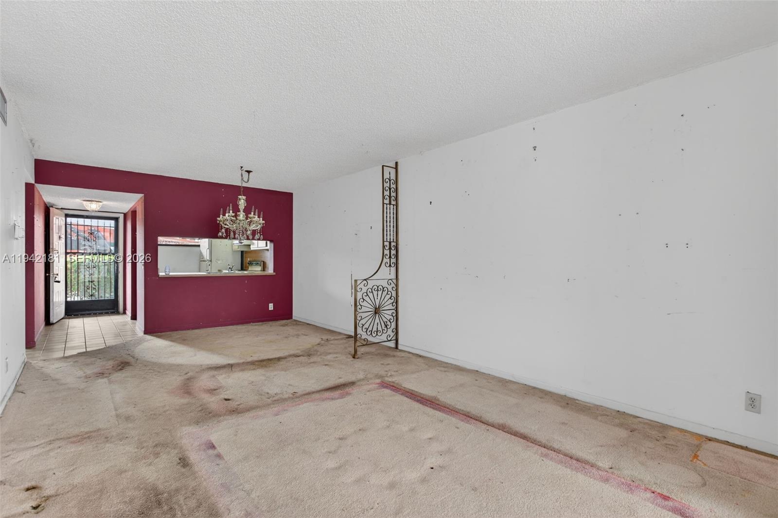 LAKE EMERALD CONDOMINIUM - Residential