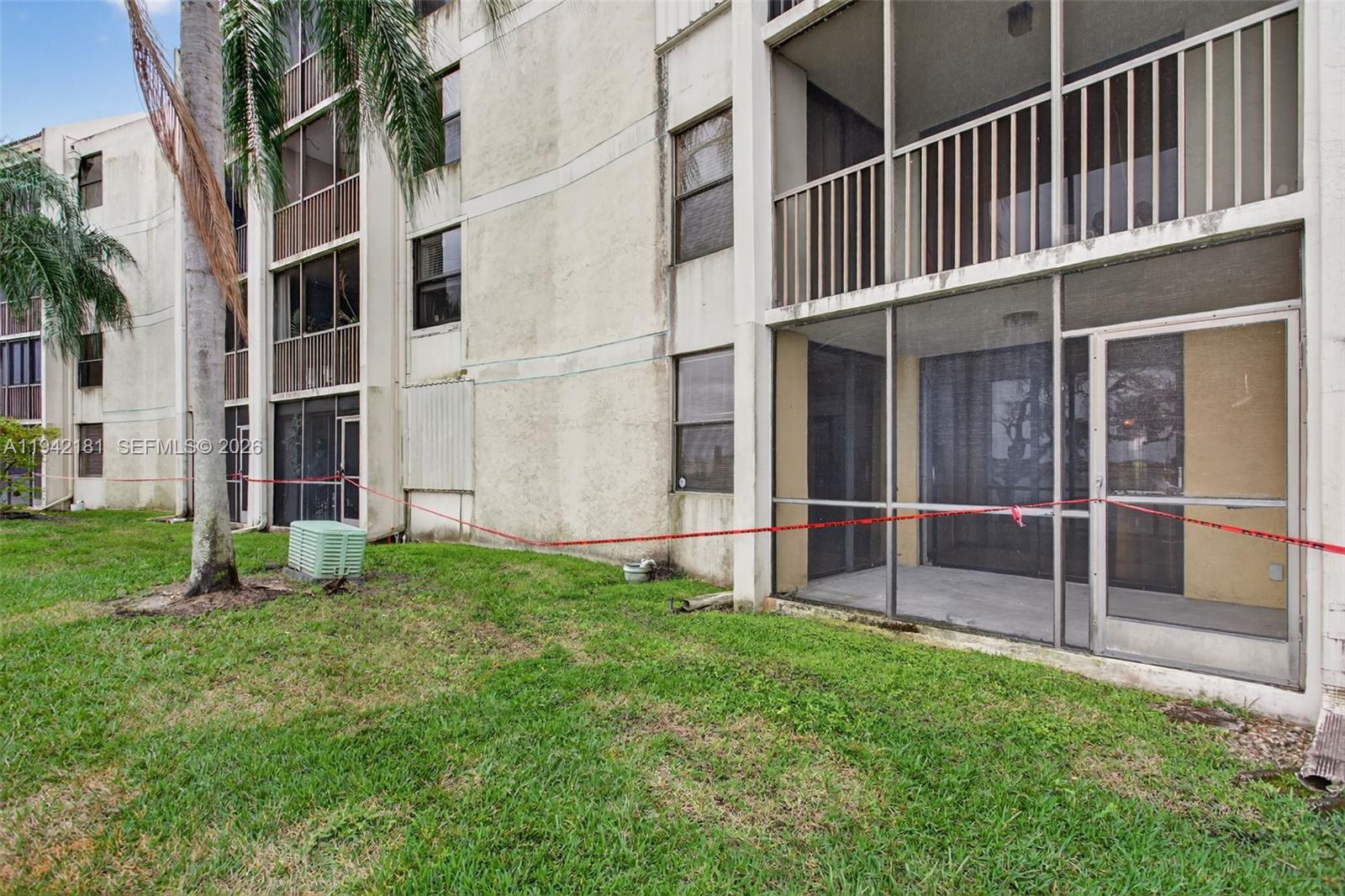 LAKE EMERALD CONDOMINIUM - Residential