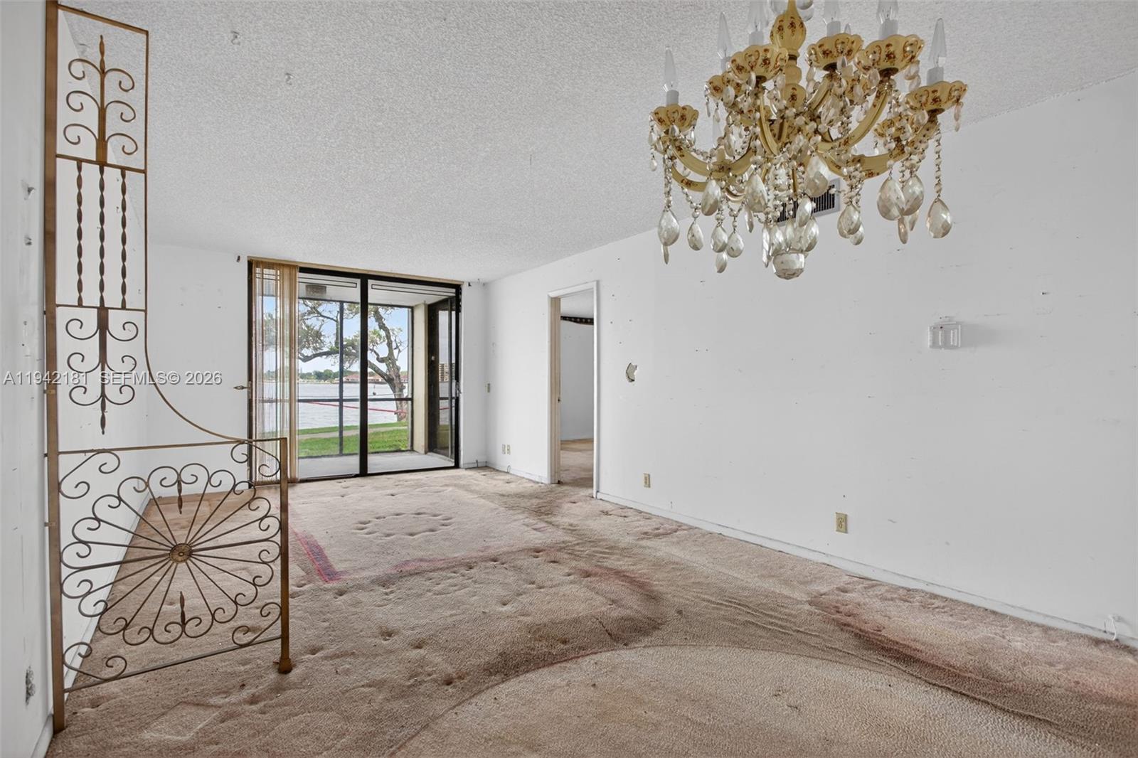 LAKE EMERALD CONDOMINIUM - Residential