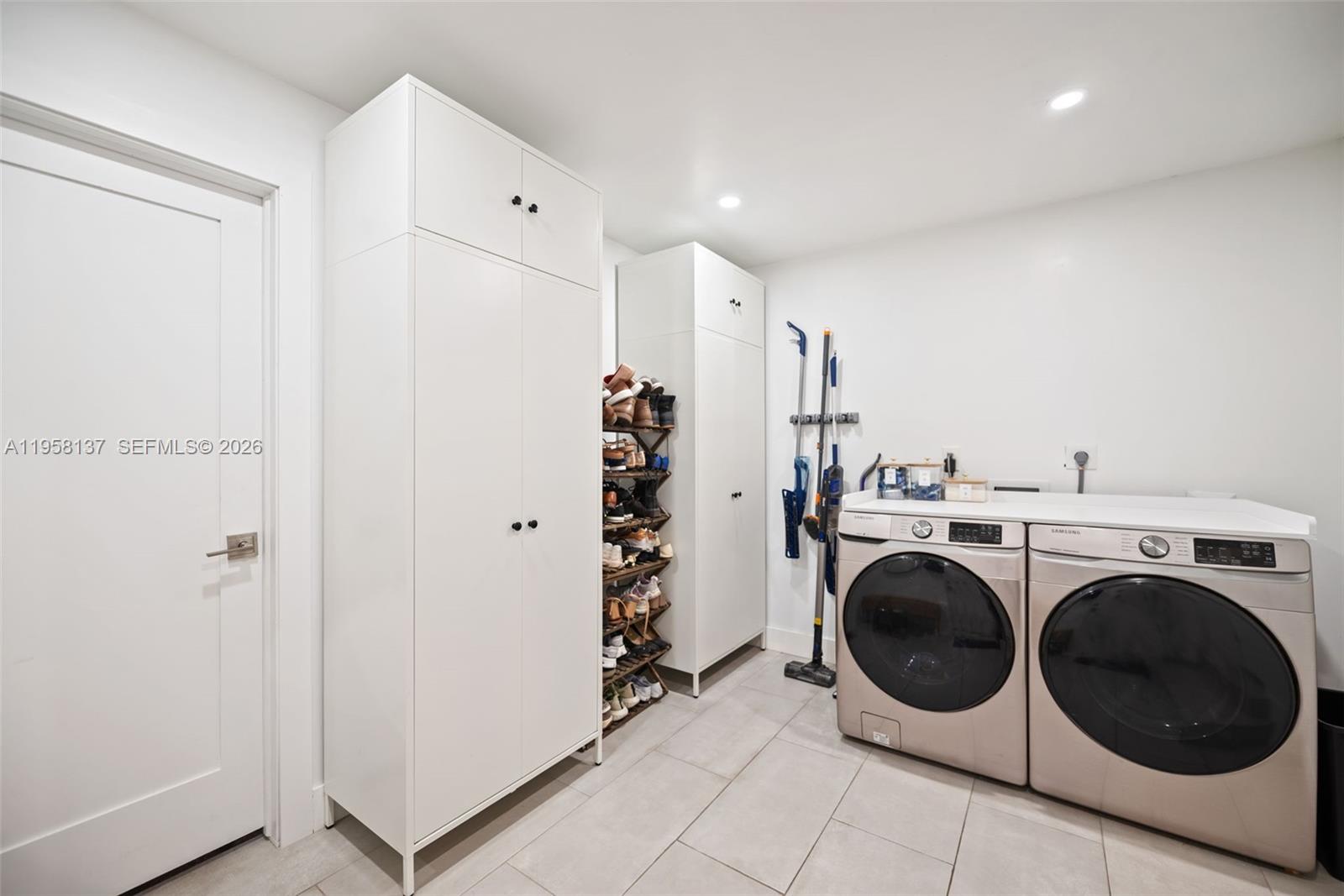 SOUTH CORAL HOMES SEC 1 - Residential