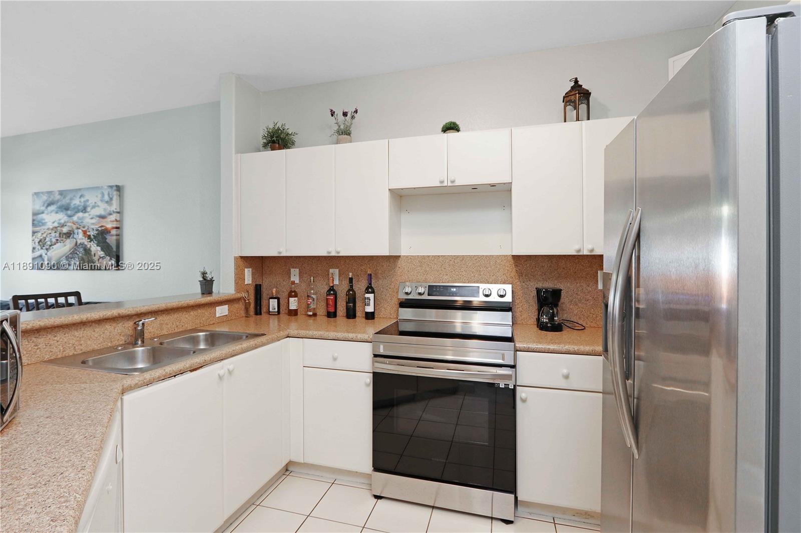 GRAND LAKES PHASE I - Residential Lease