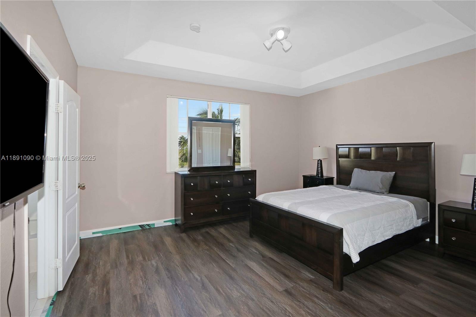 GRAND LAKES PHASE I - Residential Lease