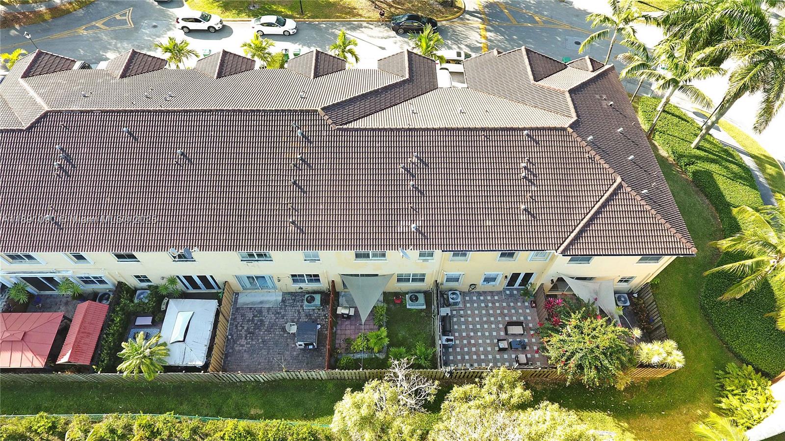 GRAND LAKES PHASE I - Residential Lease