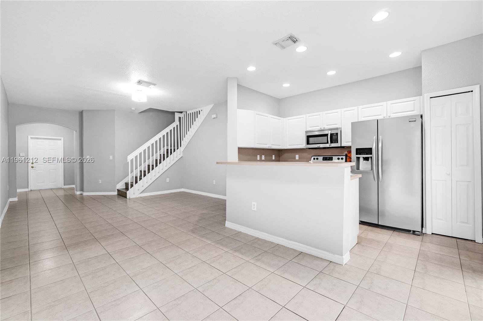 LEEWARD AT ISLANDS AT DOR - Residential Lease