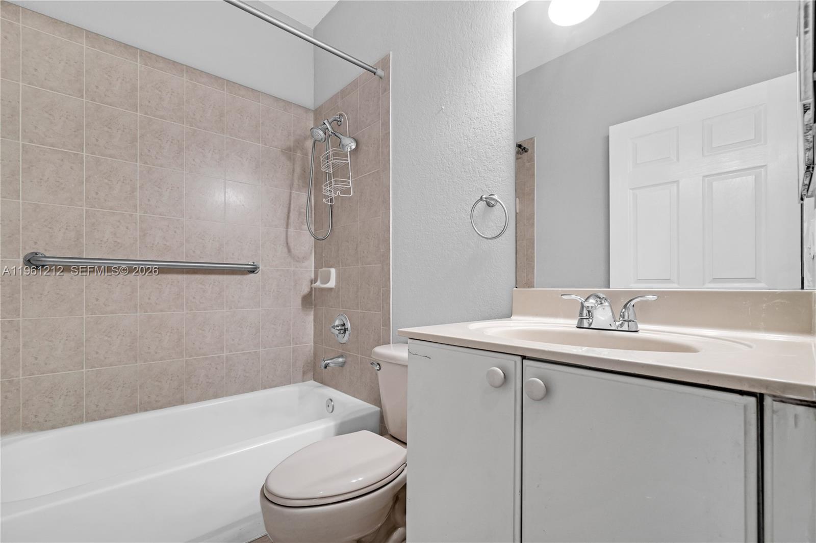 LEEWARD AT ISLANDS AT DOR - Residential Lease