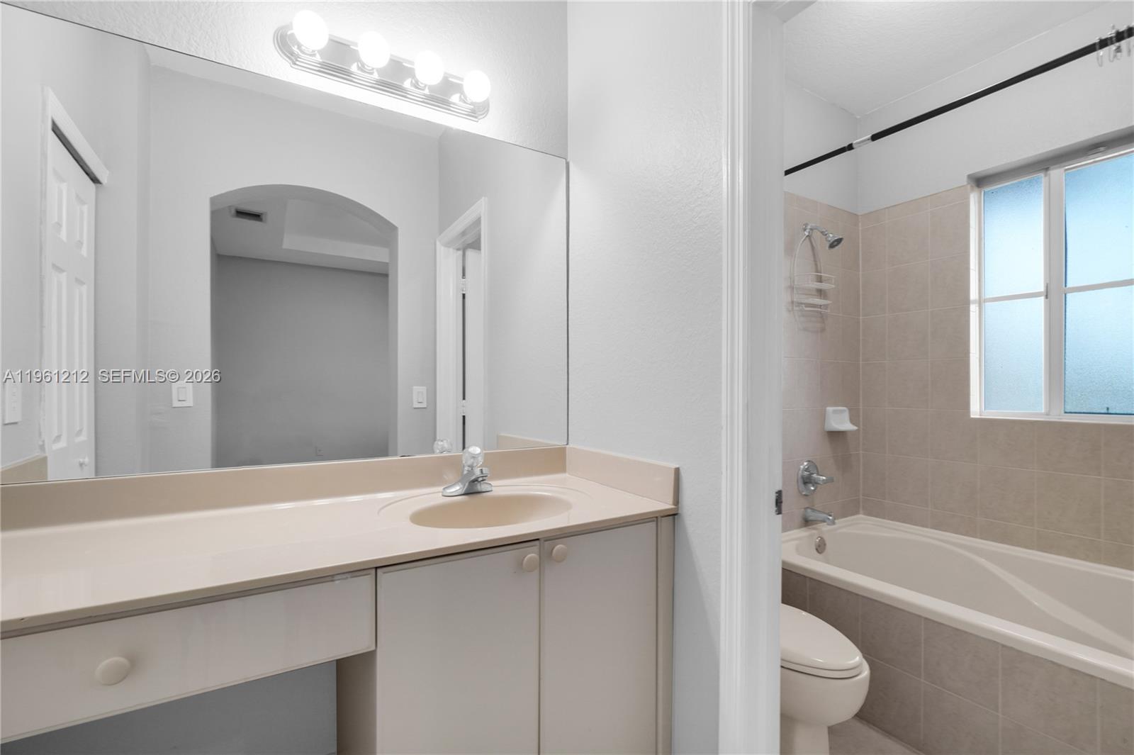 LEEWARD AT ISLANDS AT DOR - Residential Lease