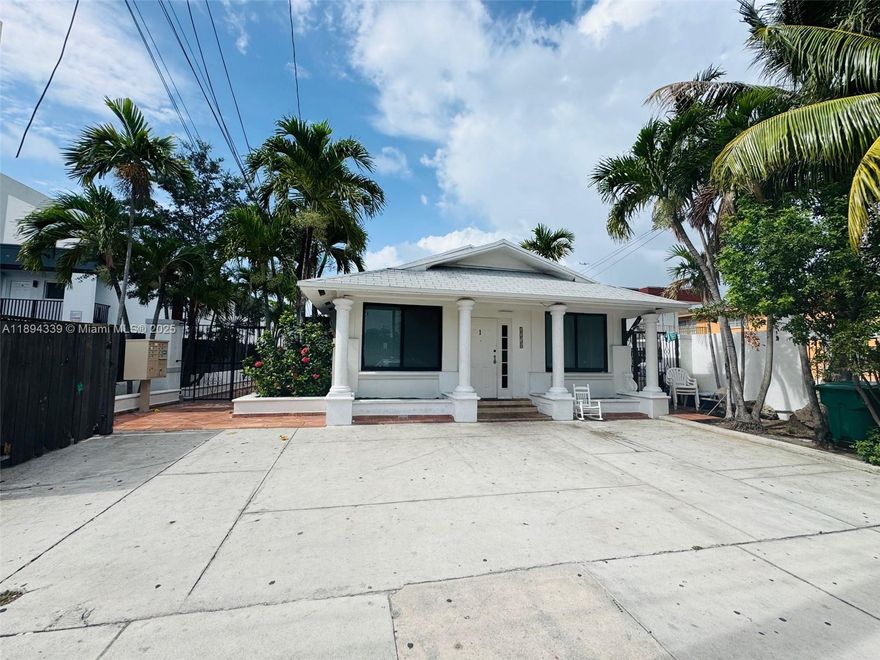 Rare opportunity to rent a spacious 4 bed / 2 bath home near Brickell, Little Havana, and the Hospital District. Convenient central location with easy access to major highways, shopping, and dining. Homes of this size in the area are hard to find, don’t miss out.
