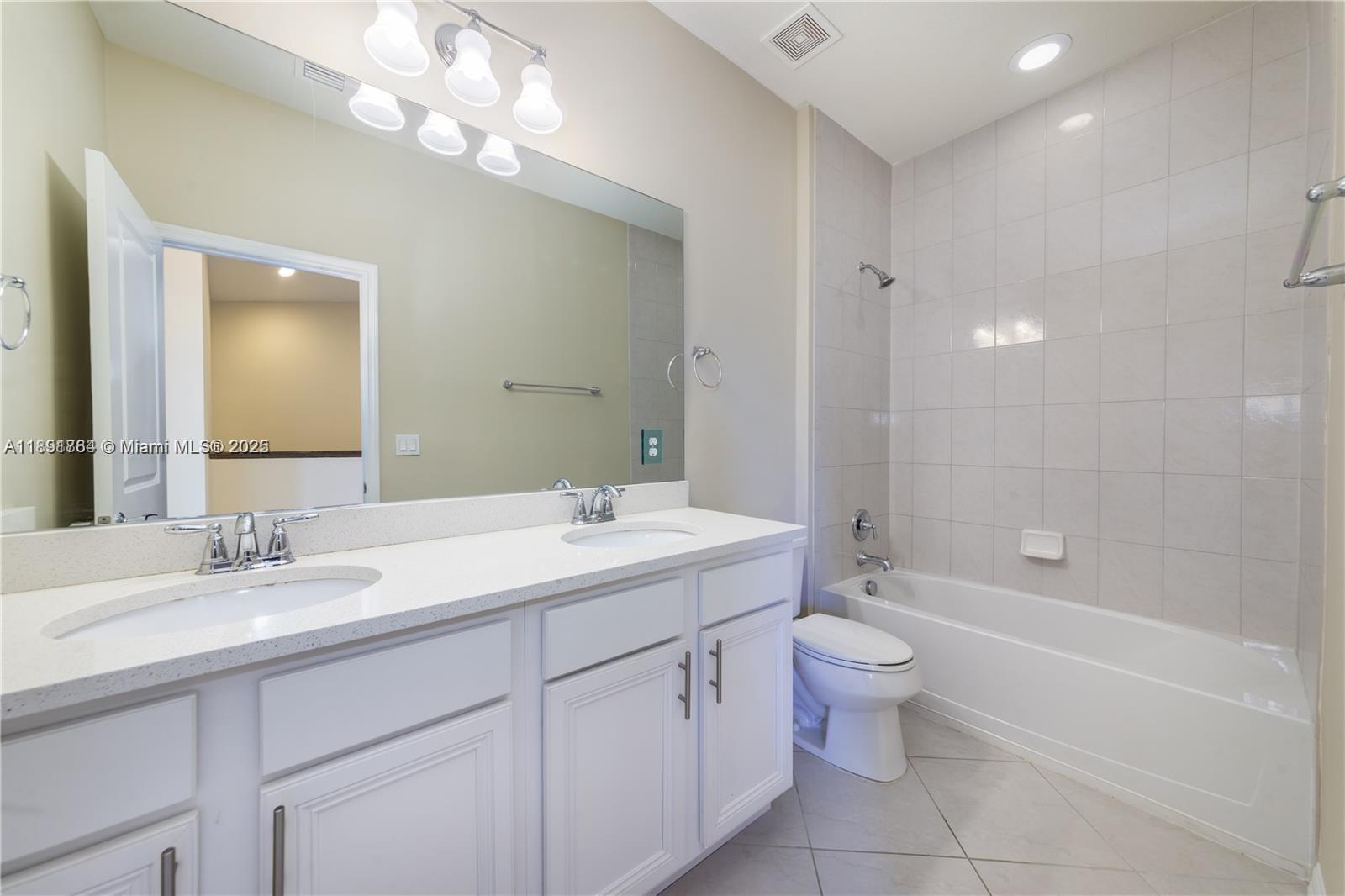 PARKVIEW AT HILLCREST - Residential Lease