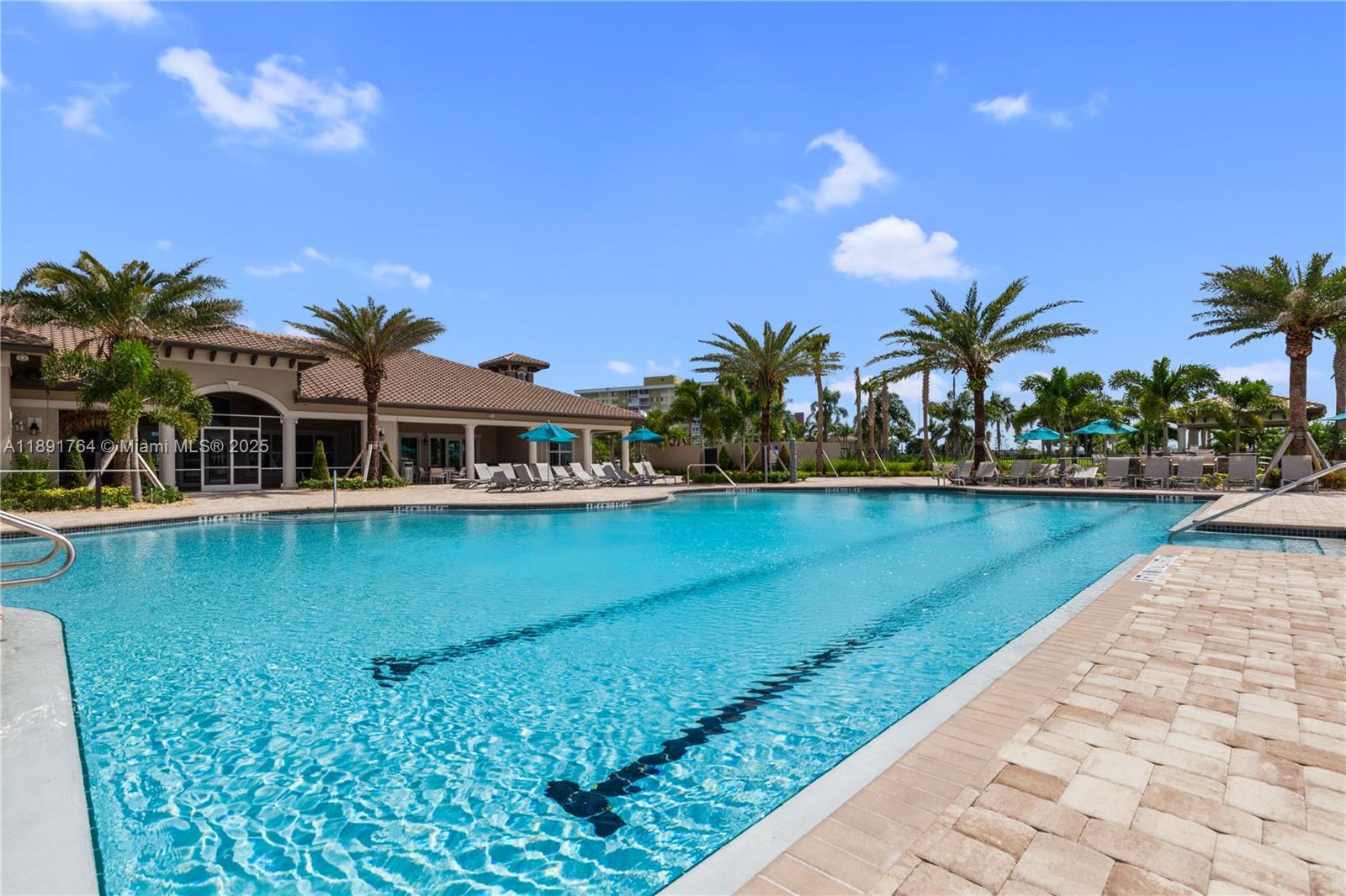 PARKVIEW AT HILLCREST - Residential Lease