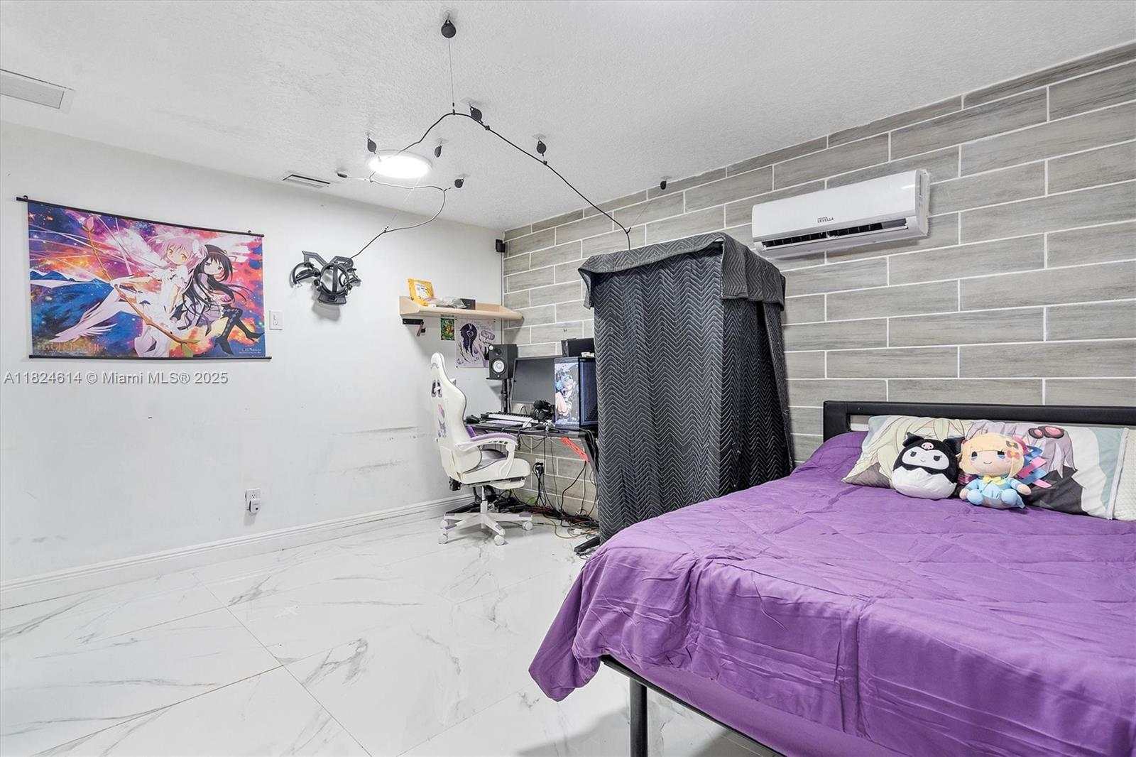 DEVON-AIRE ESTATES SEC 4 - Residential