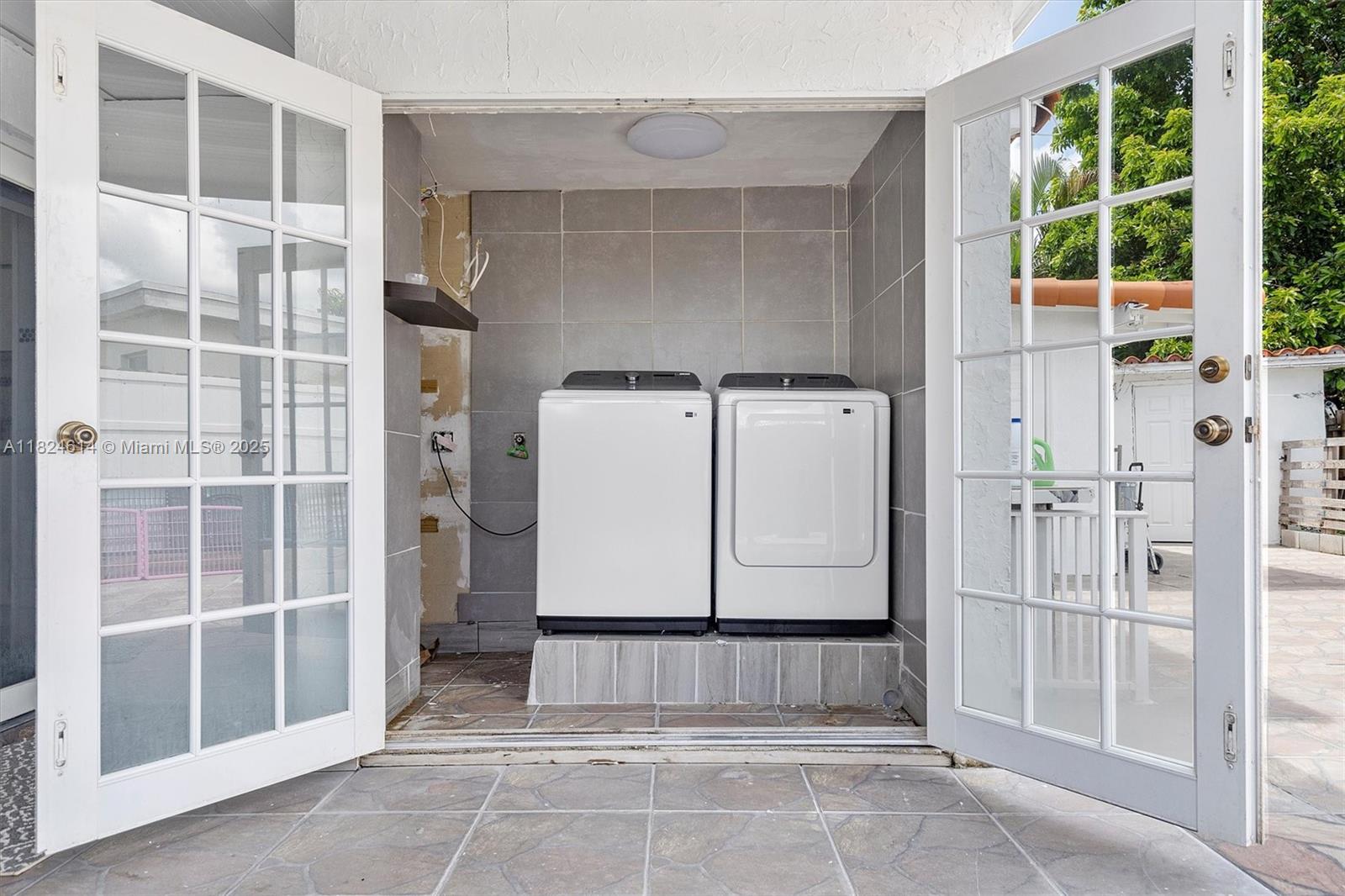 DEVON-AIRE ESTATES SEC 4 - Residential