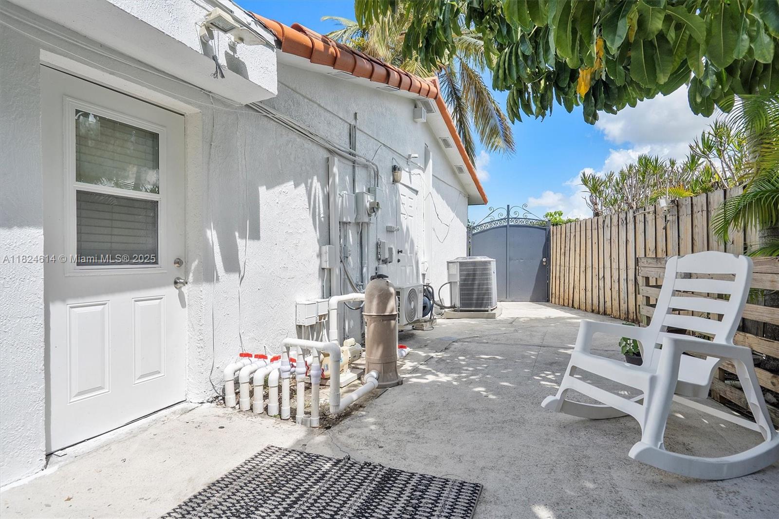 DEVON-AIRE ESTATES SEC 4 - Residential