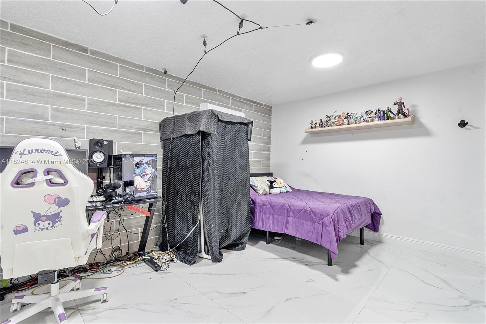 DEVON-AIRE ESTATES SEC 4 - Residential