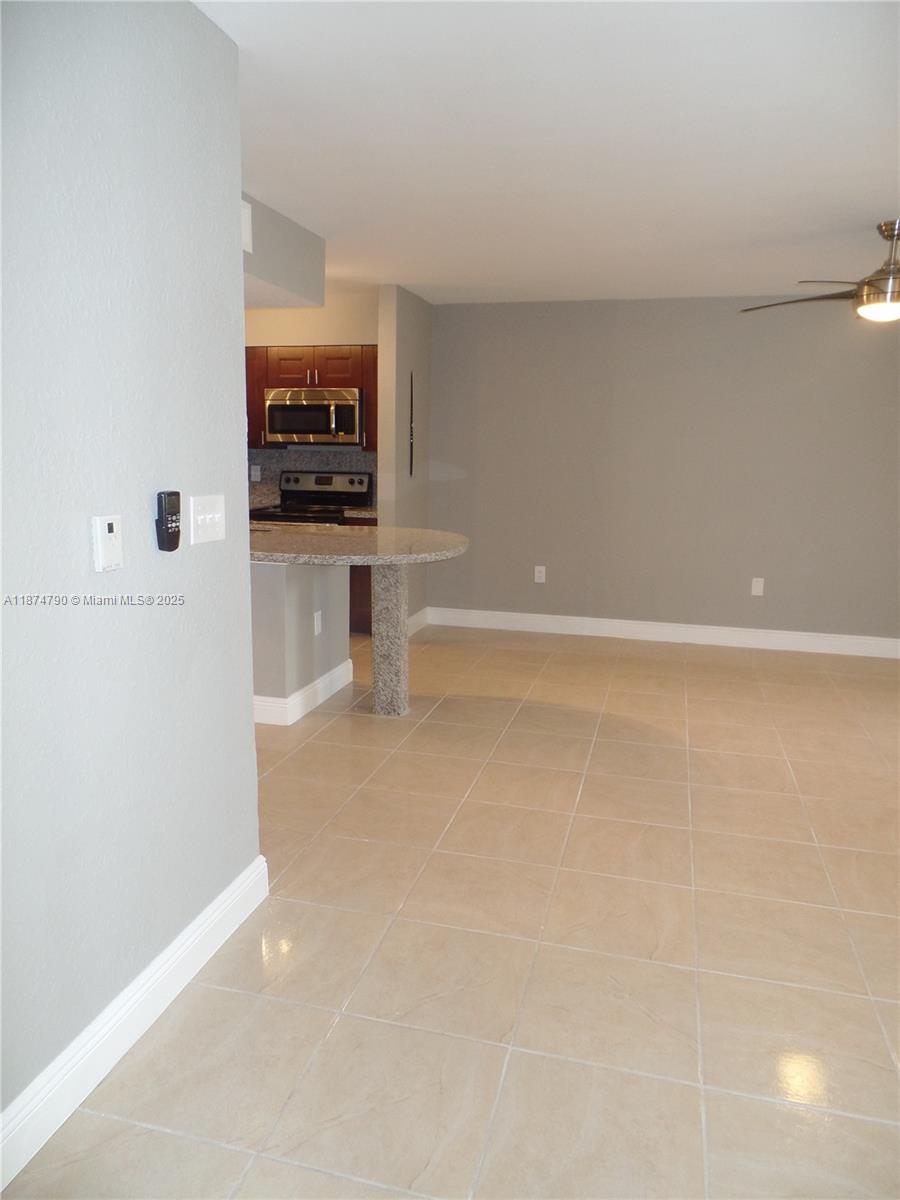 LAKEVIEW CLUB CONDO - Residential Lease