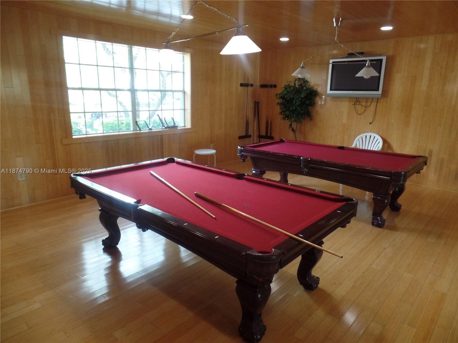 LAKEVIEW CLUB CONDO - Residential Lease