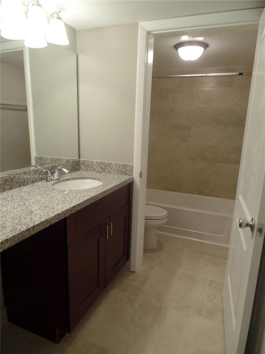 LAKEVIEW CLUB CONDO - Residential Lease