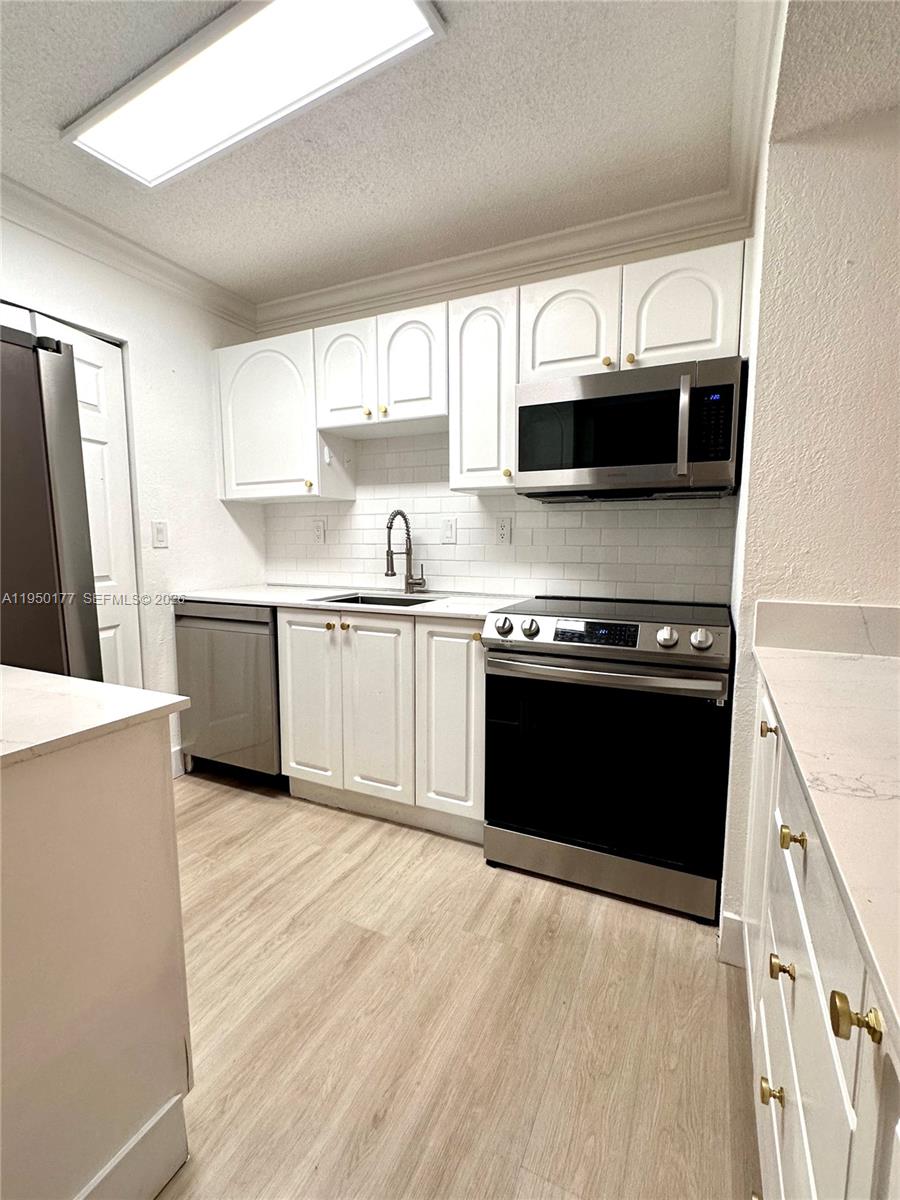 PALM COVE COND - Residential