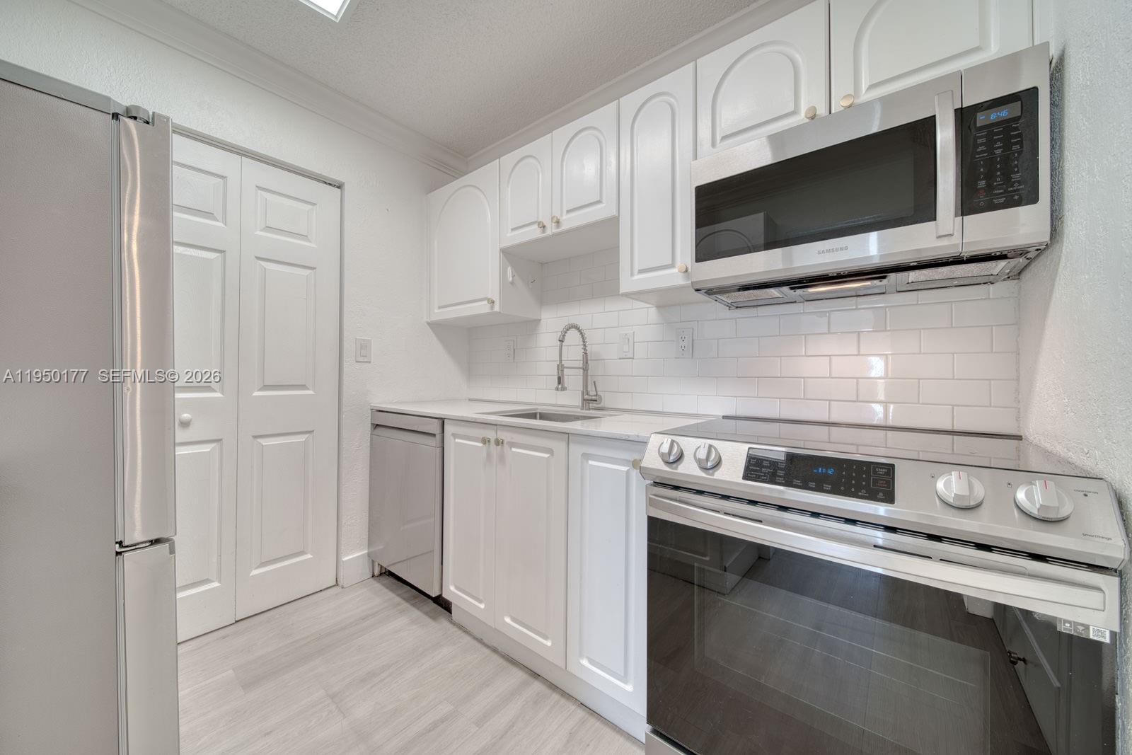 PALM COVE COND - Residential