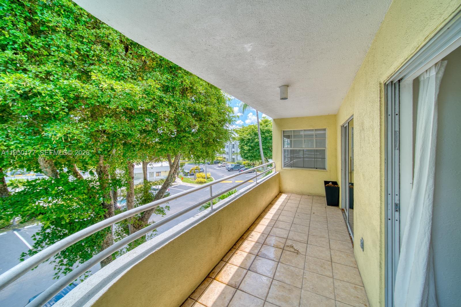 PALM COVE COND - Residential
