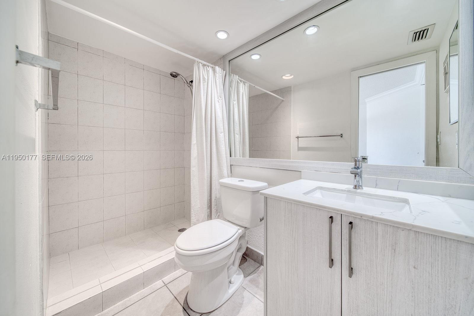 PALM COVE COND - Residential