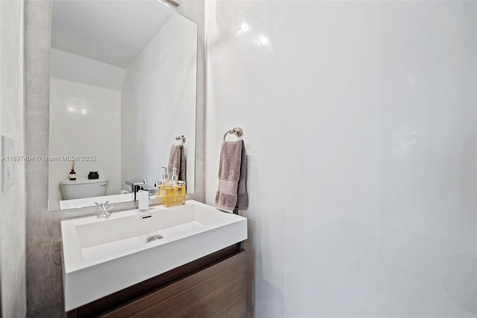 GABLES COURT TOWNHOMES CO - Residential