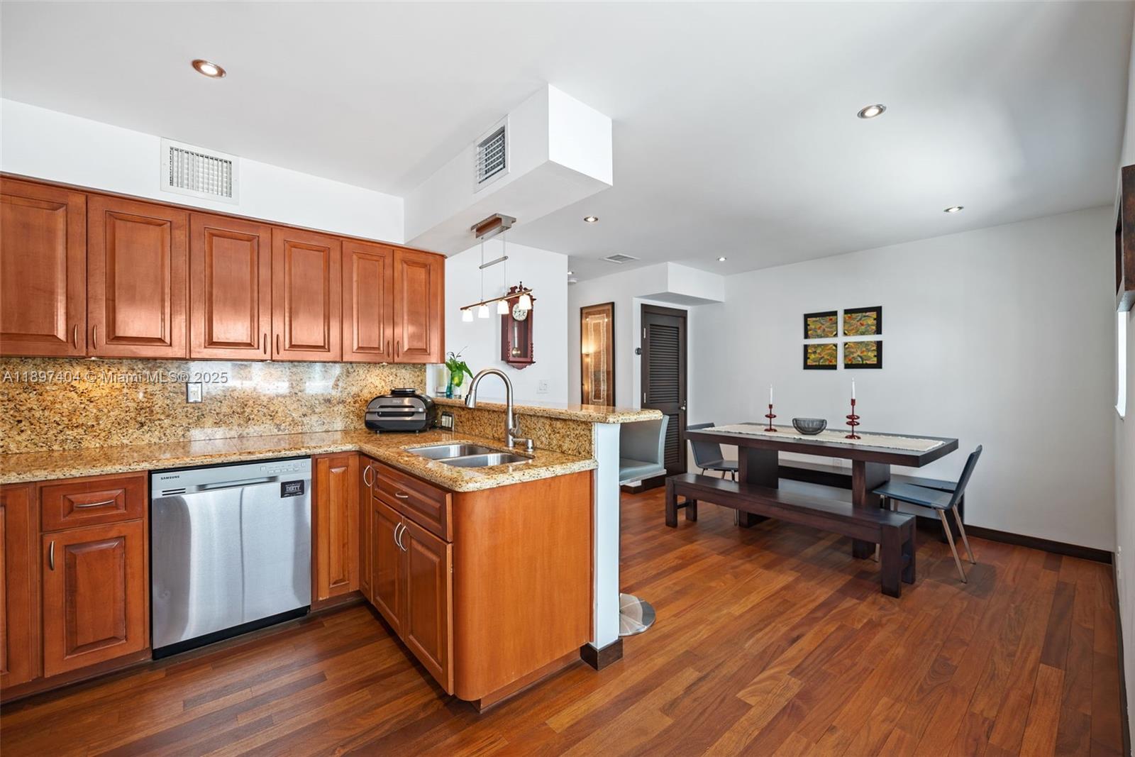 GABLES COURT TOWNHOMES CO - Residential