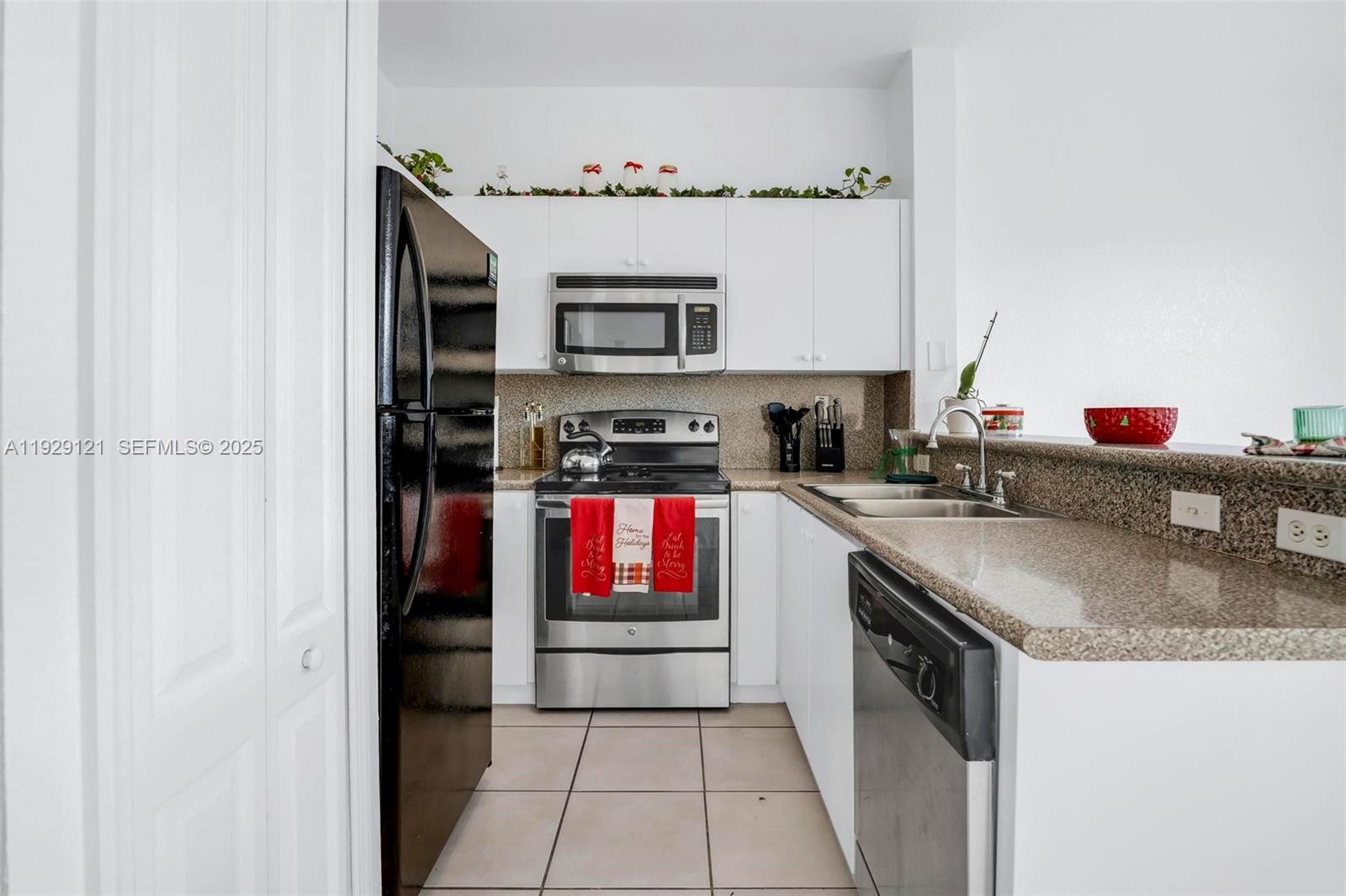 SHOMA HOMES AT COUNTRY CL - Residential