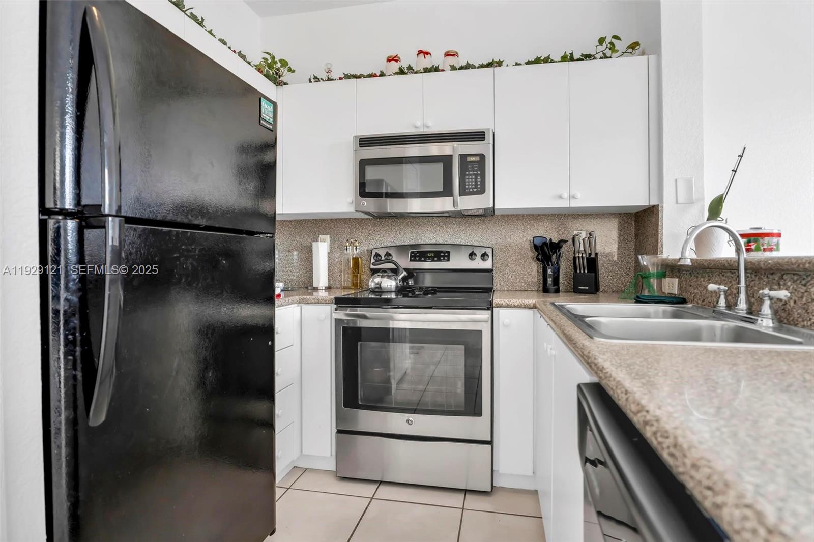 SHOMA HOMES AT COUNTRY CL - Residential