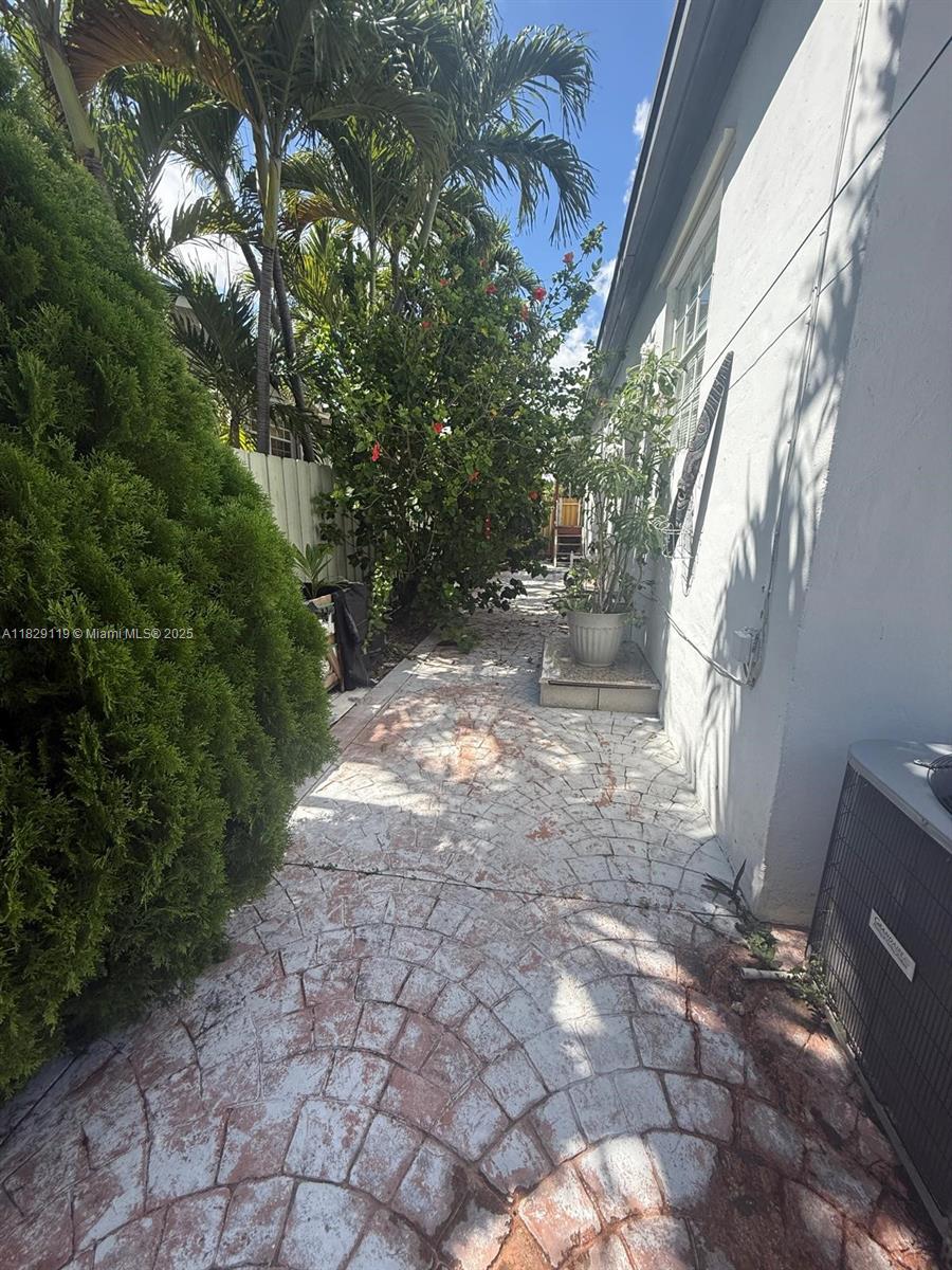 MIRACLE MANOR 3RD ADDN - Residential