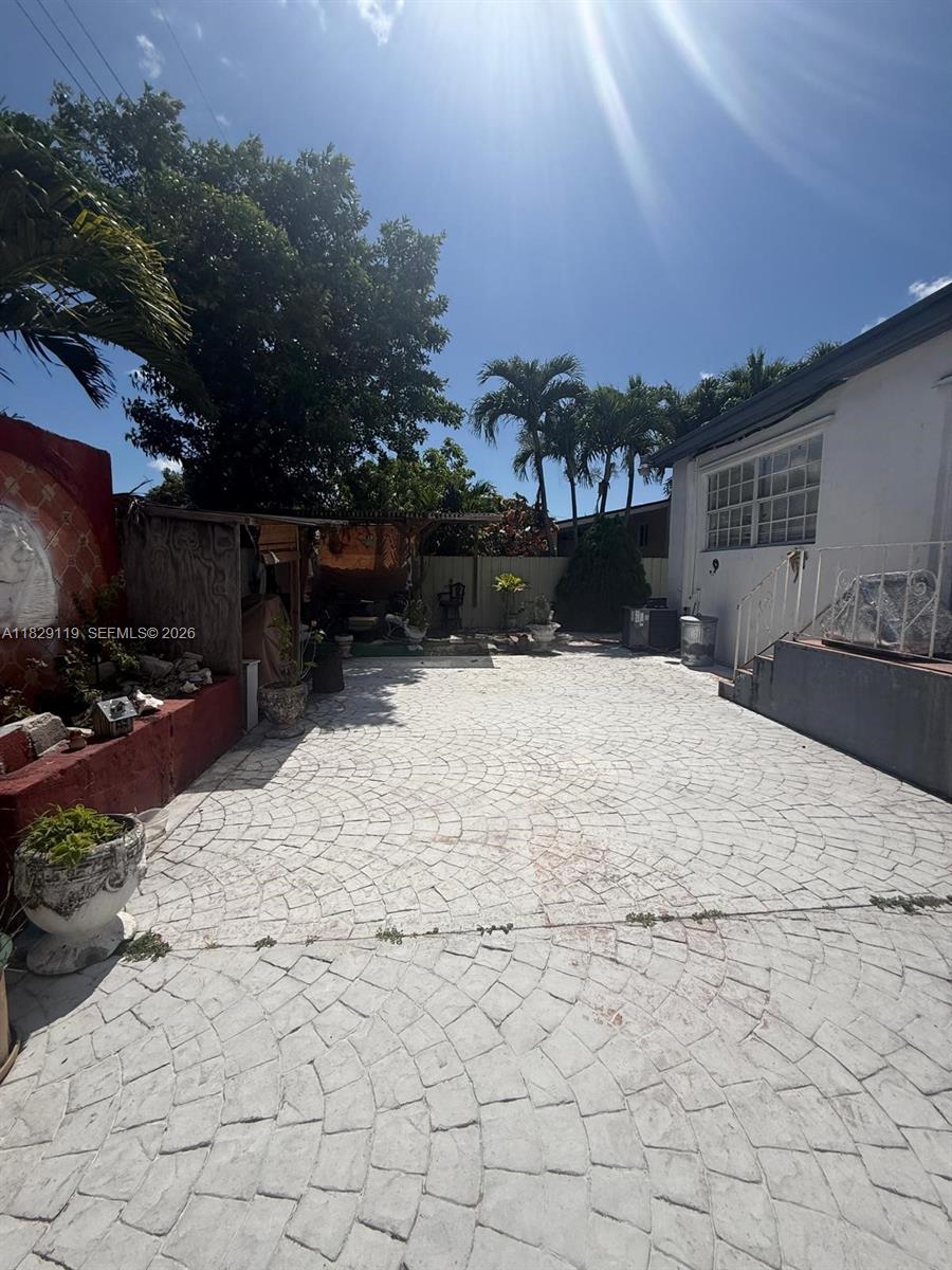 MIRACLE MANOR 3RD ADDN - Residential