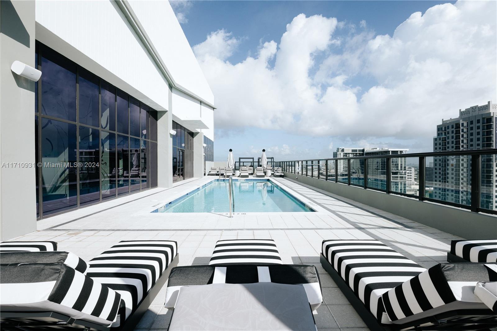 FT LAUDERDALE B-40 - Residential Lease