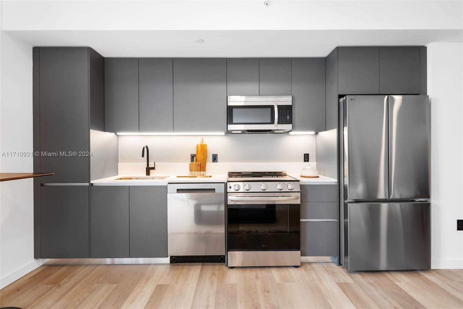 FT LAUDERDALE B-40 - Residential Lease